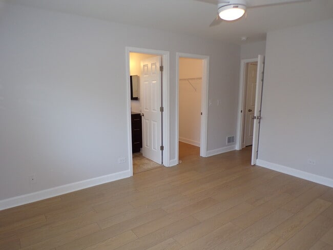 Building Photo - 3364 Blue Ridge Dr