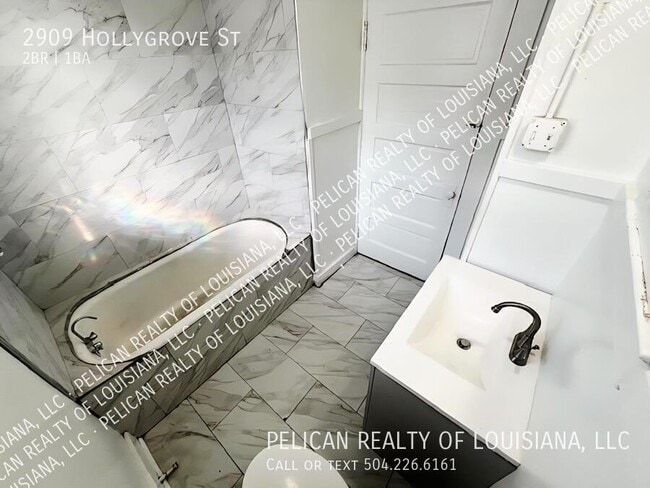 Building Photo - 2909 Hollygrove St