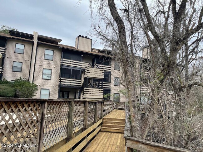 Building Photo - 1604 Arcadia Dr