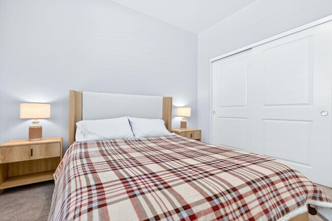 Building Photo - 1024 Saker Falcon Dr