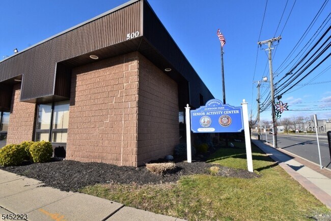 Building Photo - 28 Elmhurst St