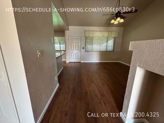 Building Photo - 637 Laurelwood Cir