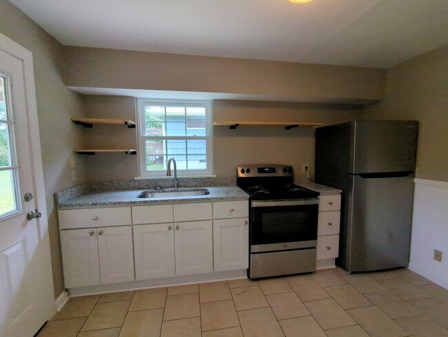 Building Photo - 3415 Hartford Dr