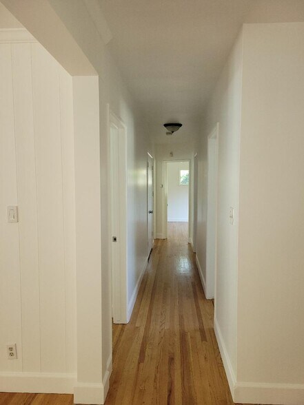 Building Photo - 16101 Dickens St