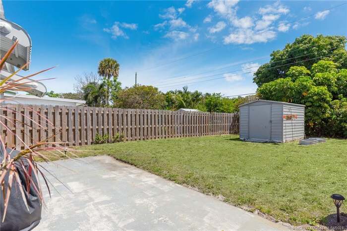 Building Photo - 413 Robalo Ct