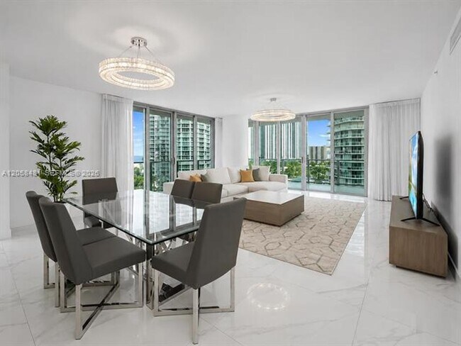 Building Photo - 300 Sunny Isles Blvd