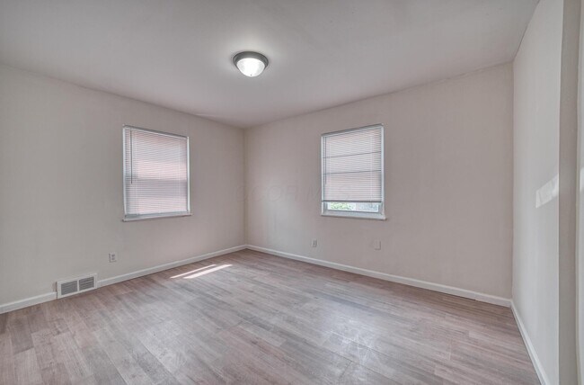 Building Photo - 1139 Miller Ave