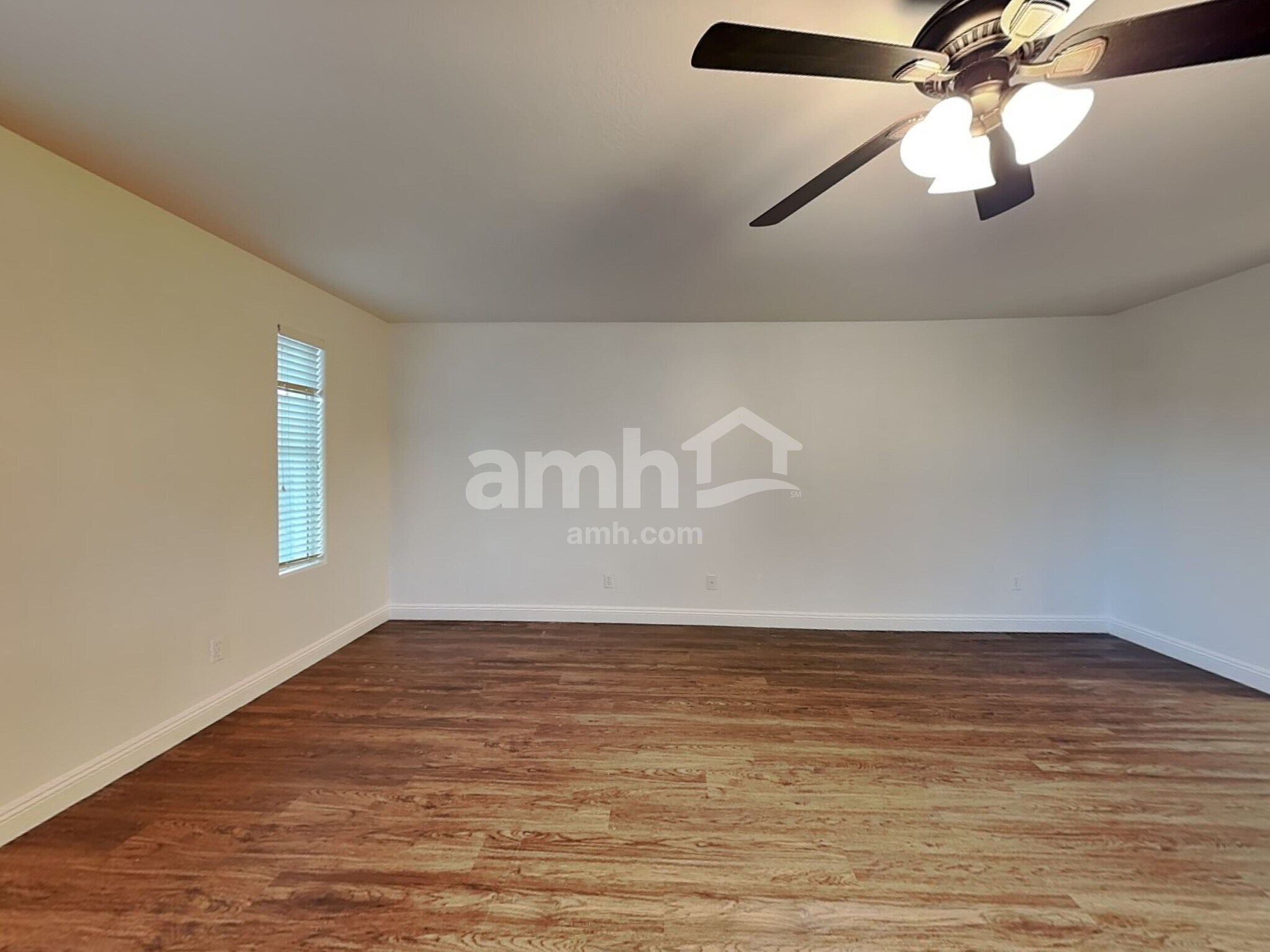 Building Photo - 3458 E Orchid Ln