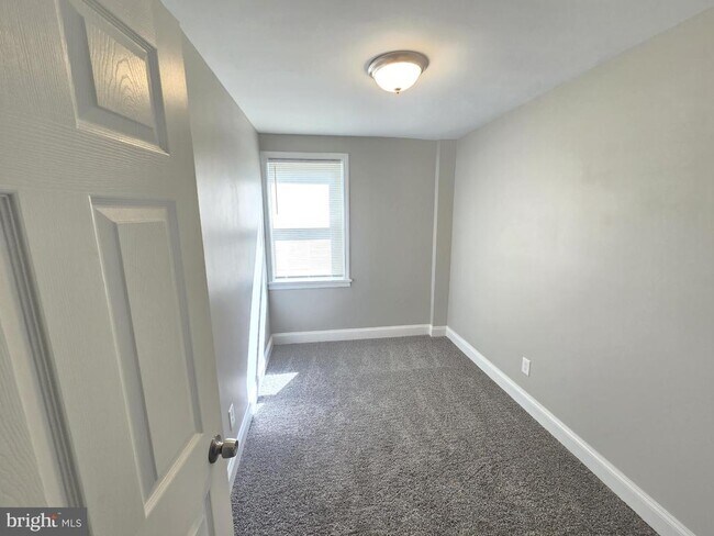 Building Photo - 3908 Erdman Ave