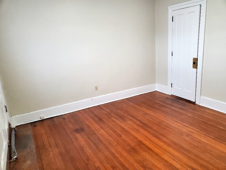 Building Photo - 340 Highland St