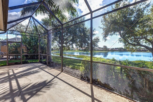 Building Photo - ** TUSCANY COVE ** 2 BED + DEN / 2 BATH / ...