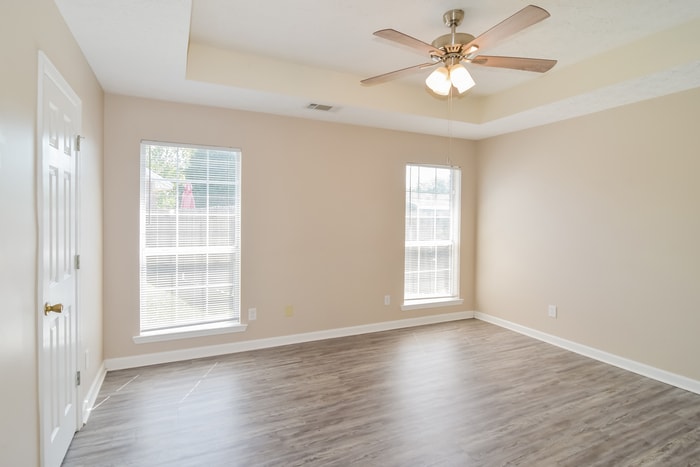 Building Photo - 122 Forestwood Dr