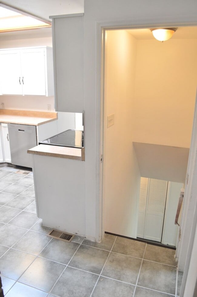 Building Photo - Beautiful Home in Historic Salt Lake District!