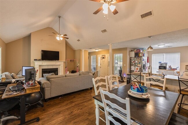 Building Photo - 105 Foxwood Ct