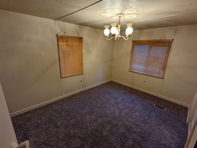 2nd bedroom - 6255 Bellwood Dr