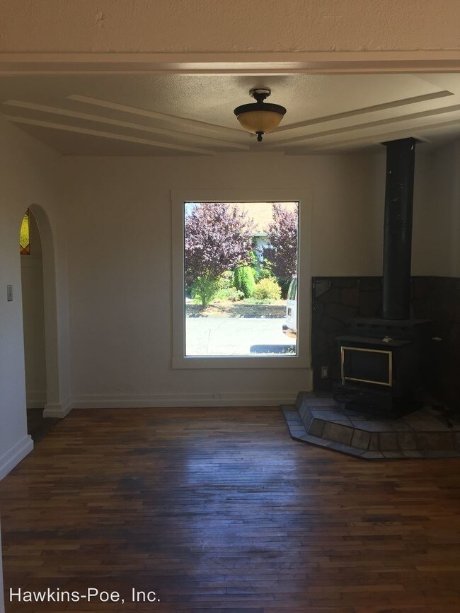 Building Photo - 1102 S Lawrence St