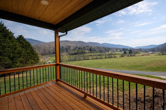 Building Photo - Fairview Rental! - Two Occupants Max