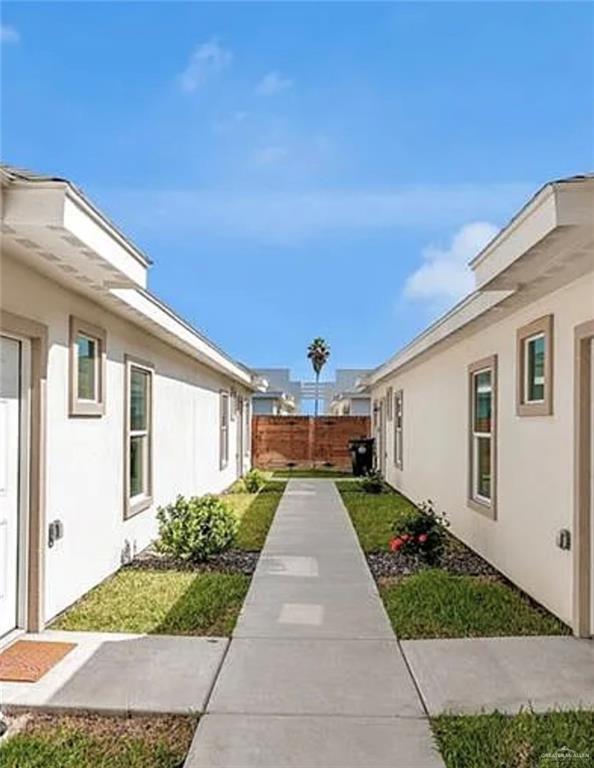 Building Photo - 12 Lore Dr