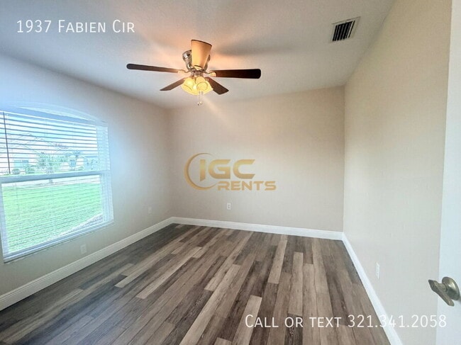 Building Photo - 1937 Fabien Cir