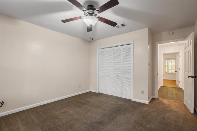 Building Photo - 1901 Gina Dr