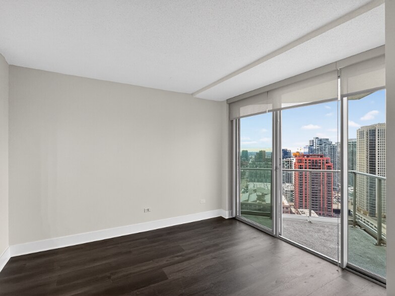 Building Photo - 302 N Canal St