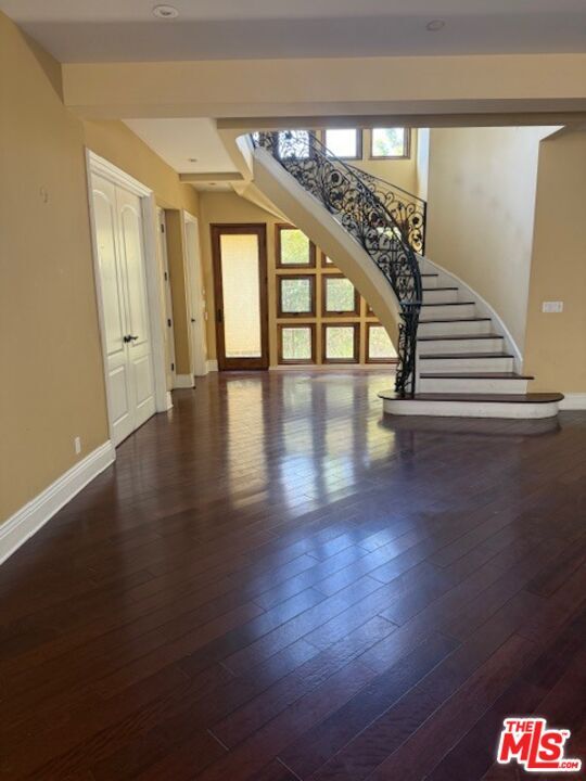 Building Photo - 1126 Yale St