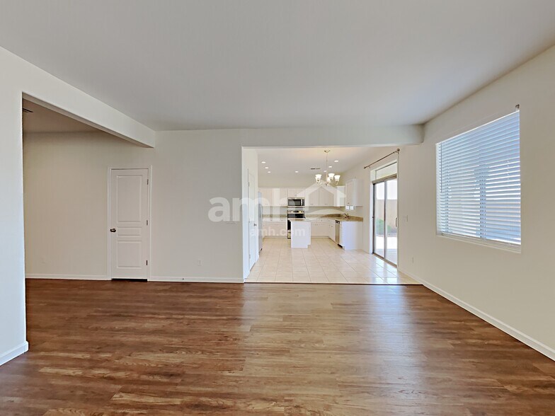 Building Photo - 7250 W Alta Vista Rd