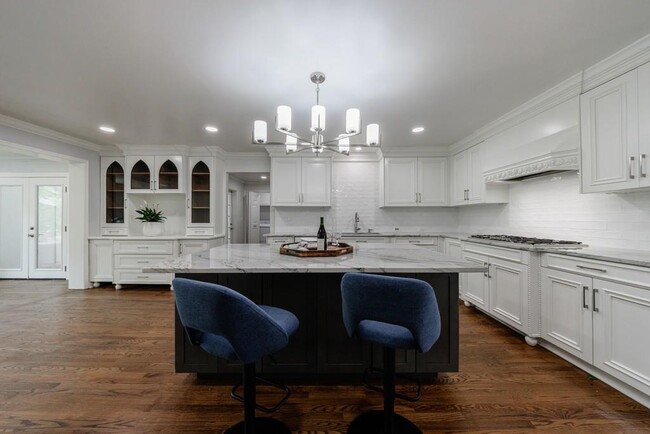 Building Photo - 459 Atlanta Country Club Dr