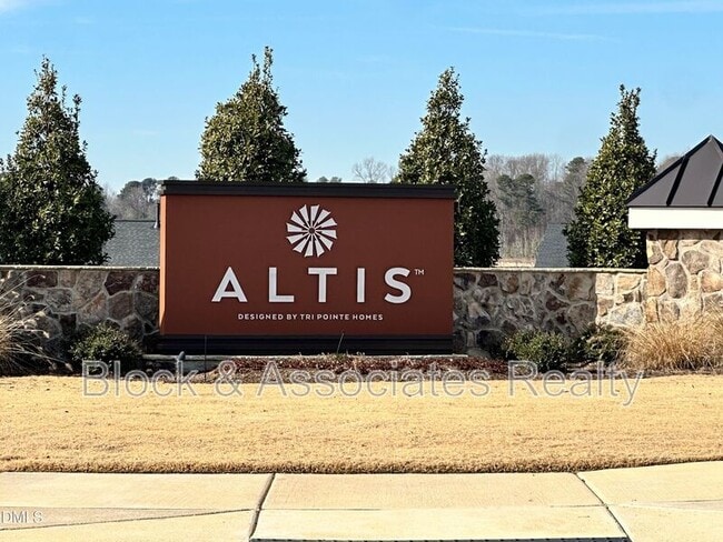 Building Photo - 99 Daybreak Way