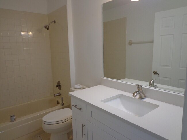 Building Photo - 1197 Mulberry Pl