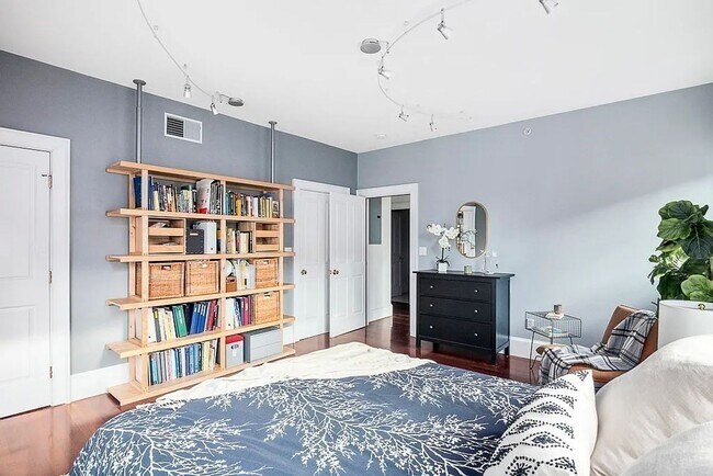 Building Photo - Rare Opportunity – Furnished, Spacious 2 B...