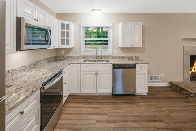 Building Photo - 3917 Amsbury Dr
