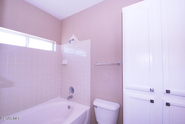 Building Photo - 14344 Venecia Dr