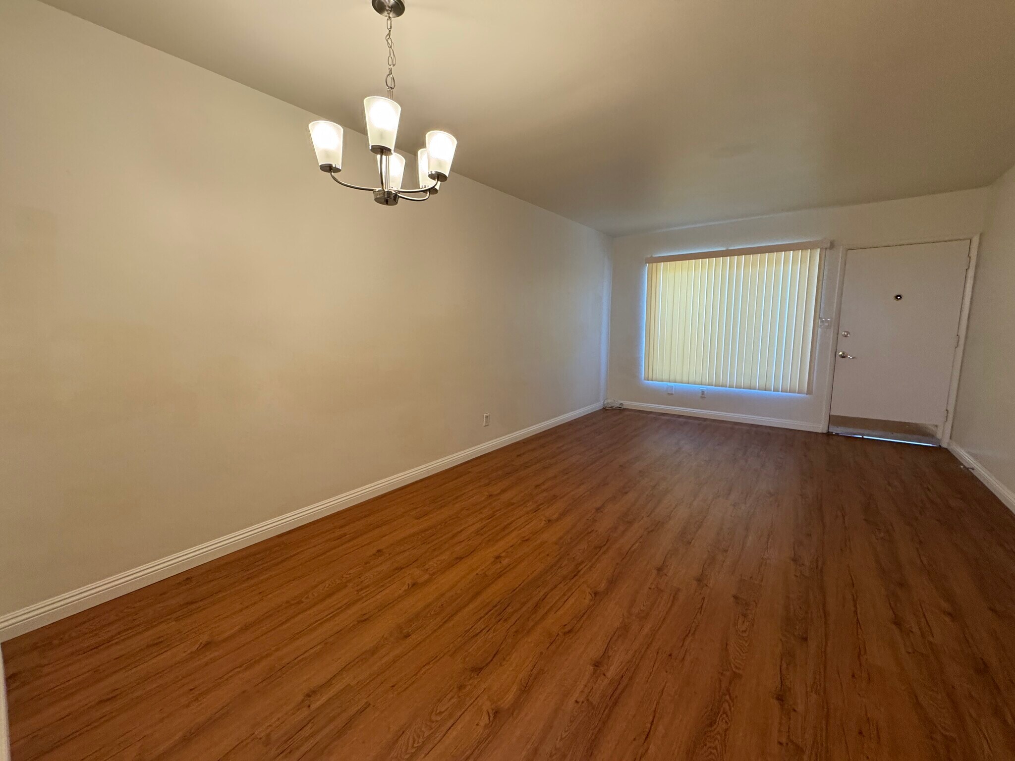Living Room / Dining - 743 Southview Rd