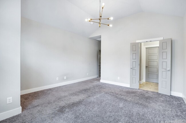 Building Photo - 507 Elmhurst Ave