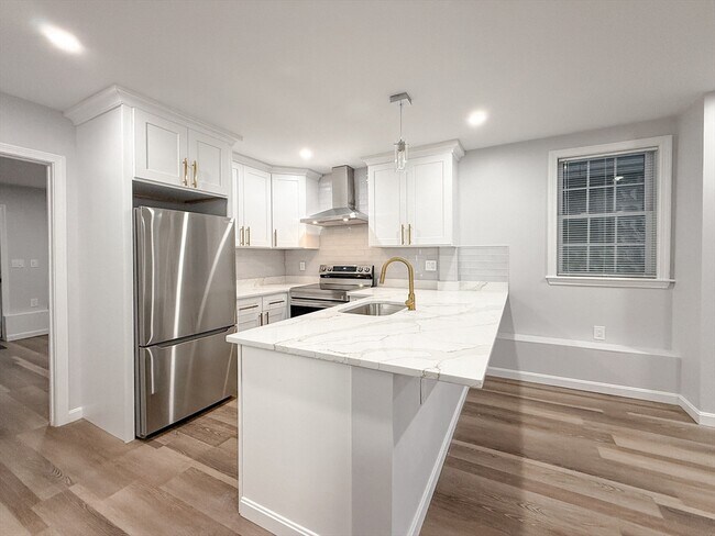 Building Photo - 29 Avon St