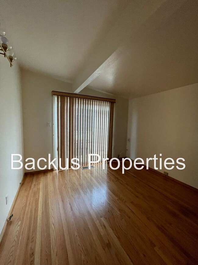 Building Photo - Wonderful home in North Salinas Four bedroom with pool