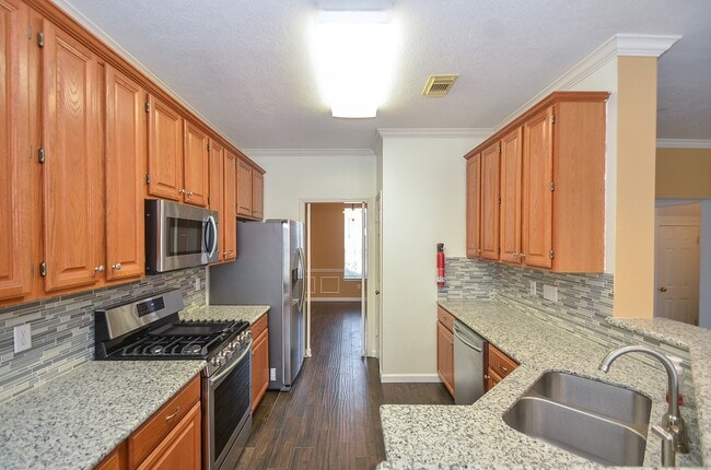 Building Photo - 16411 Sagewood Ct