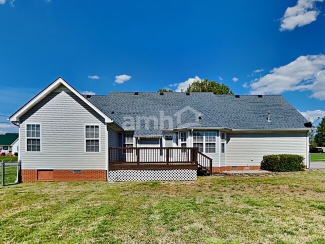 Building Photo - 115 Crenshaw Dr