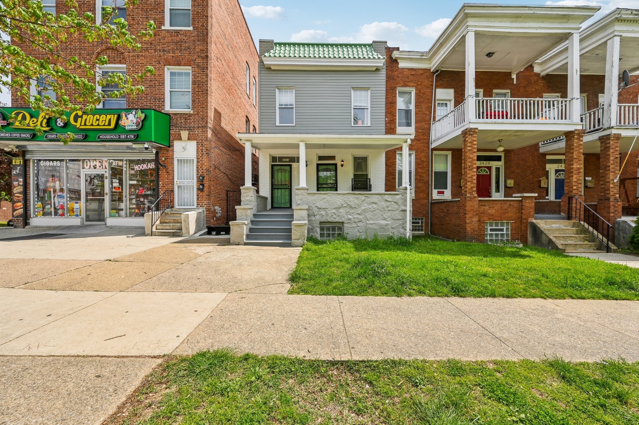 Charming gray duplex conveniently located. - 2431 Linden Ave