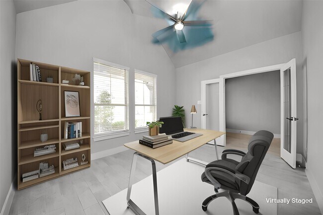 Building Photo - 1500 Sunrise Gables Dr