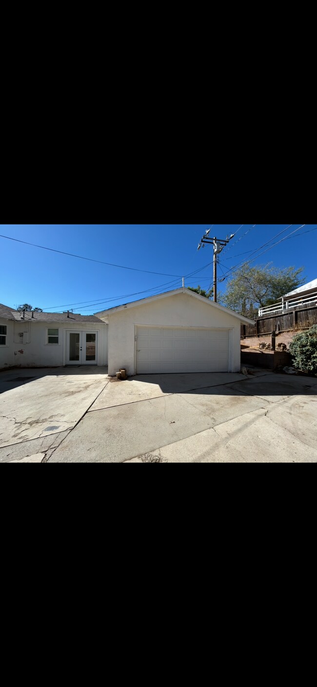 Building Photo - 14971 Elizabeth Lake Rd