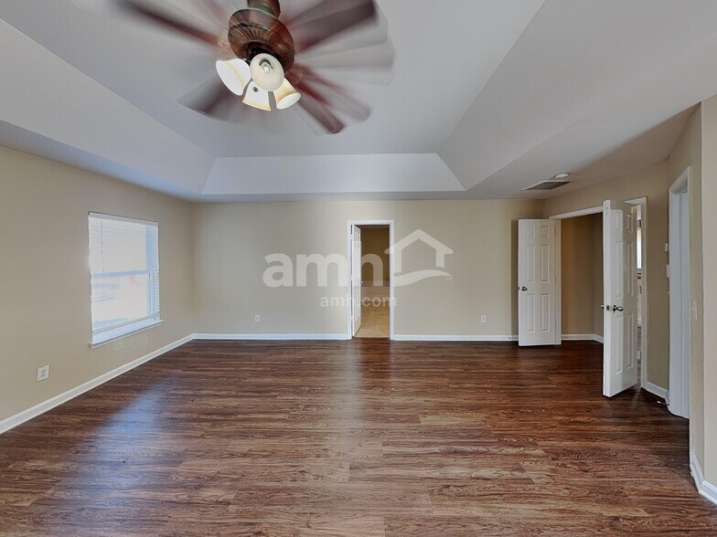 Building Photo - 348 Yellow Iris Rd