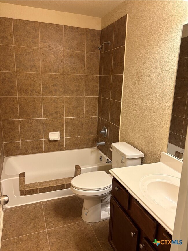 Building Photo - 374 Posey Pass