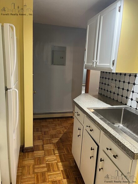 Building Photo - 33 Princeton St