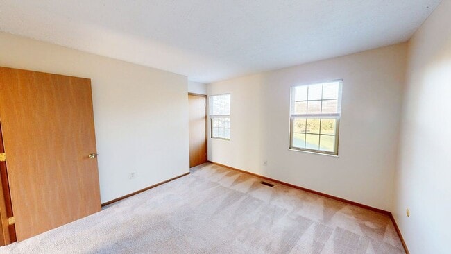 Building Photo - 5929 Shadow Lake Cir