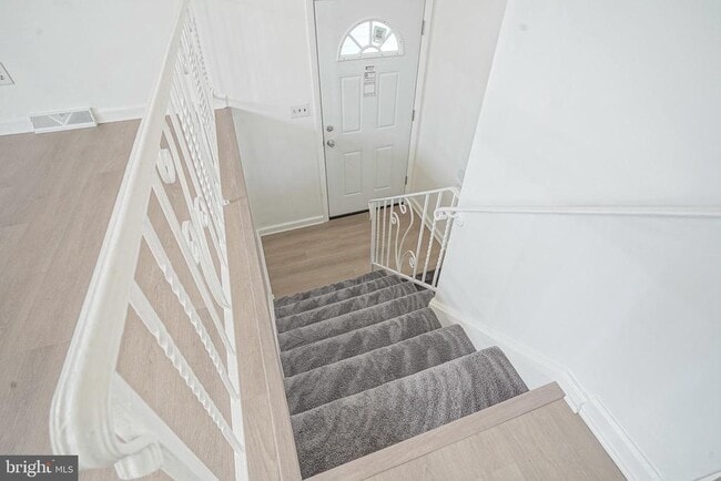 Building Photo - 220 College Dr