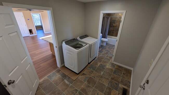 Building Photo - 7637 Coon Creek Rd