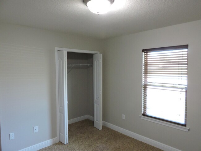Building Photo - 4642 Hermosa Rd