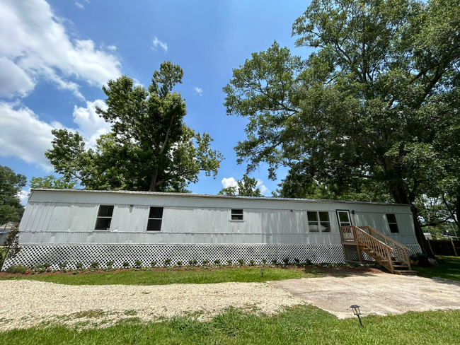 Building Photo - 17170 Carpenter Chapel Rd